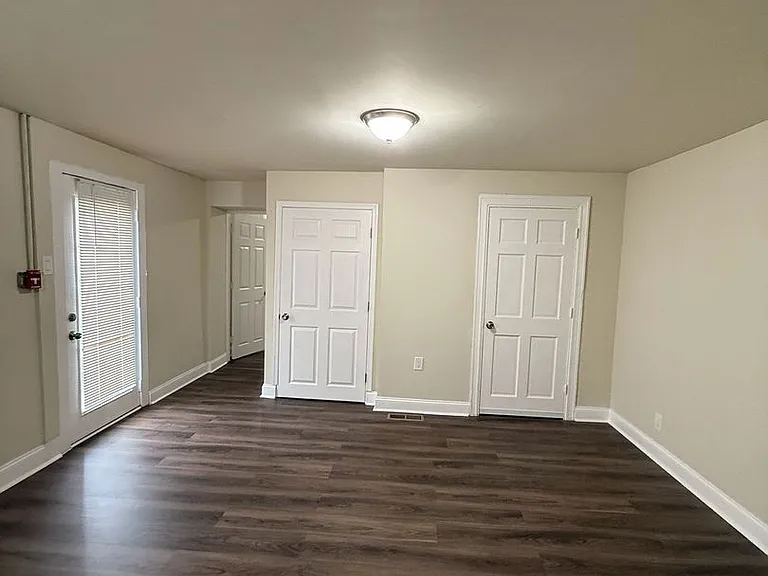 Brand New 1 Bed 1 Bath Apartment For Rent. — Photo 4
