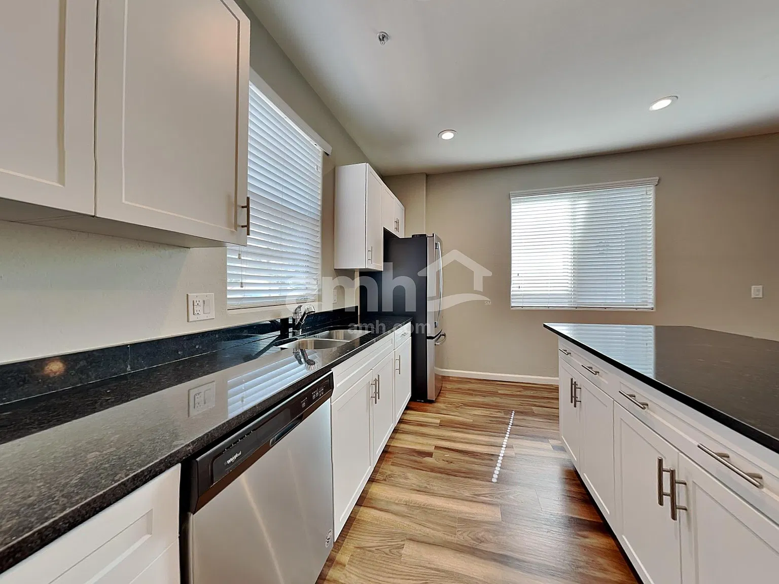 4 bed, 3.0 bath, 2470 sqft, $2,210 — Photo 4