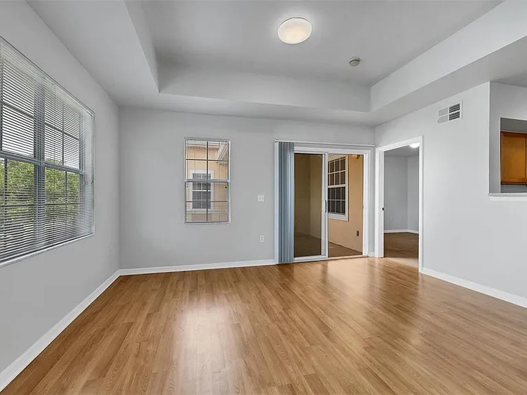 1010 Villagio Cir #204 — Photo 9
