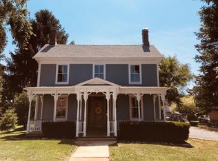 121 Academy St APT B, Berryville, VA