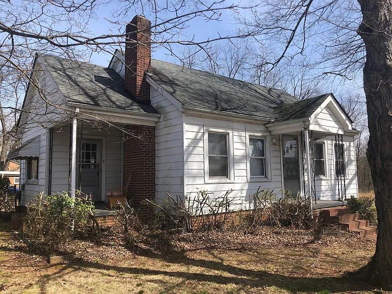 902 Bringle Ferry Rd — Photo 1