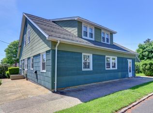 54 McKinley Avenue, Albertson, NY 11507