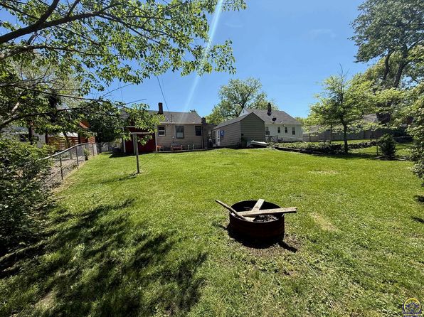 831 SW Wayne Ave, Topeka, KS 66606