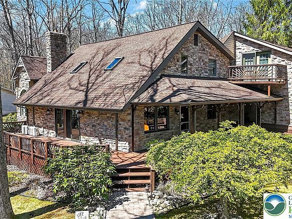 3rd image of 29 Great Oaks Dr