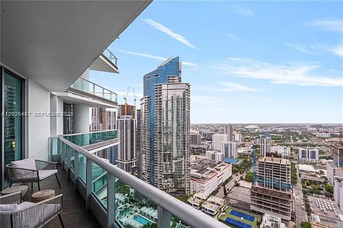 900 Biscayne Blvd Photo 1
