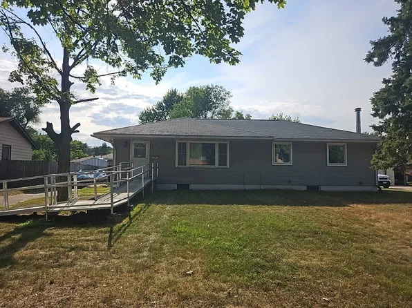 7037 Perry Ave N, Brooklyn Center, MN 55429
