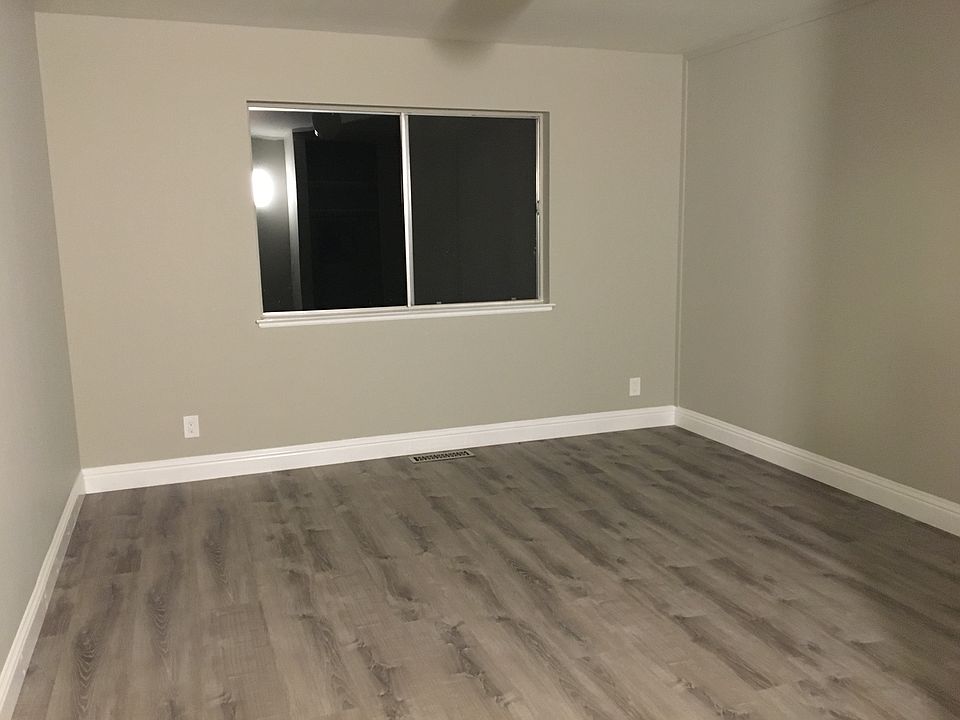 2nd image of 2983 Burdeck Dr #B