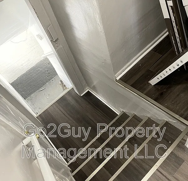 14883 Holmur St — Photo 4