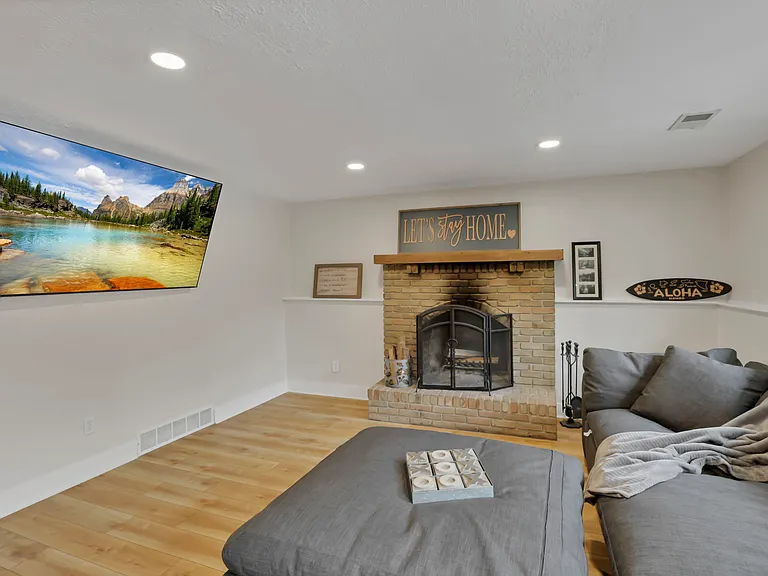 548 Theori Ave — Photo 40