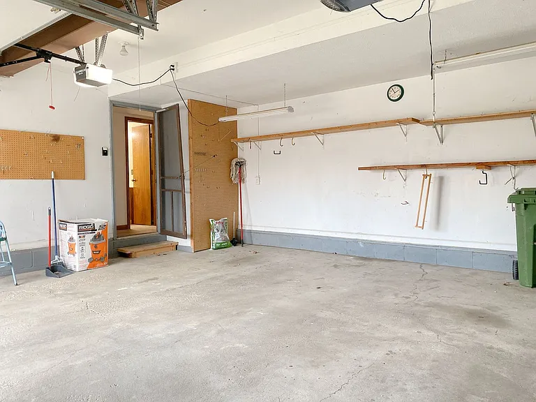 2103 Morrie Dr — Photo 44