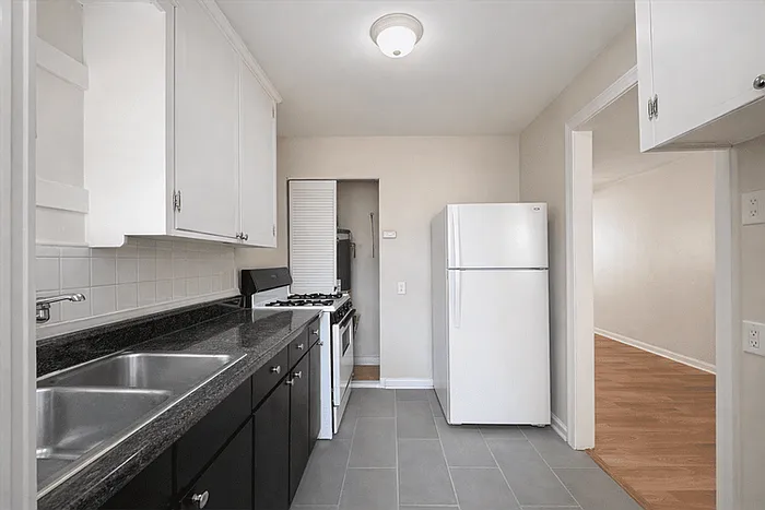 1511 W Woodlawn Ave #2 — Photo 2