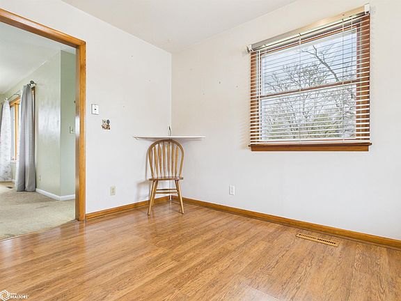 5th image of 2511 Middle Rd