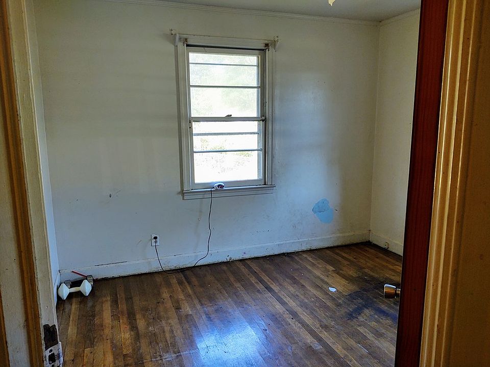 2nd image of 9 Vernon Dr