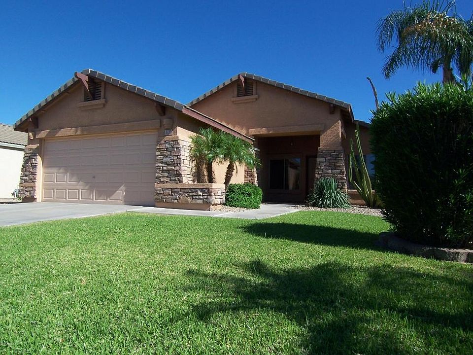 1st image of 3130 E Cherry Hills Pl