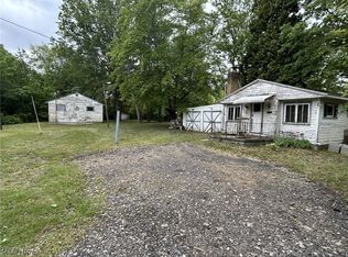 1394 Bonner Rd, Deerfield, OH 44411