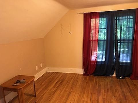 2nd image of 408 4th Ave NE