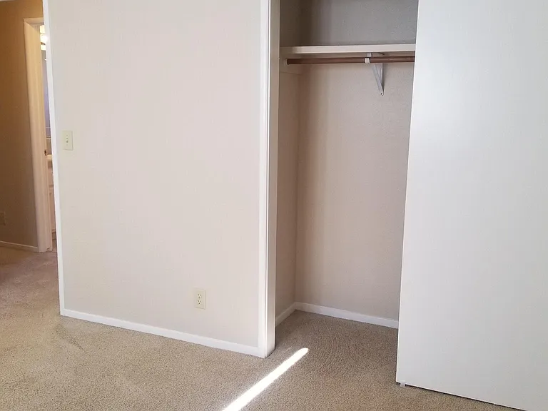 687 W Donna Dr — Photo 25