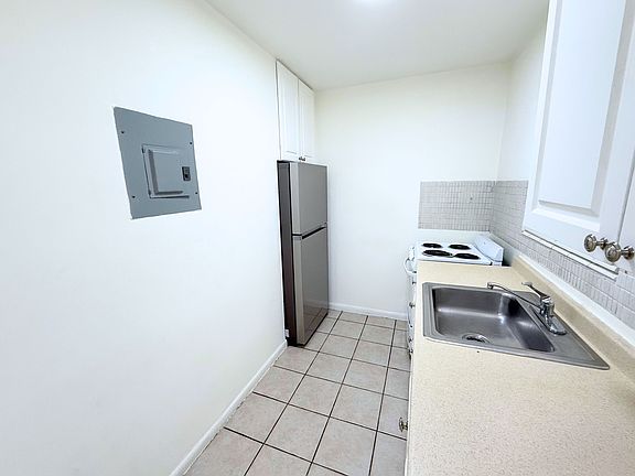 2nd image of 2915 Jackson St #11328862
