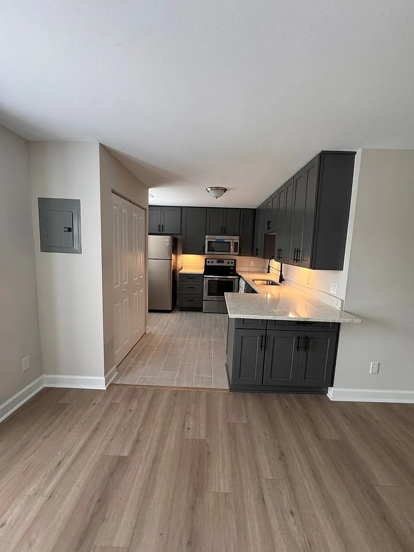 5630 Pershing Ave #33 | Saint Louis 63112 — Photo 4