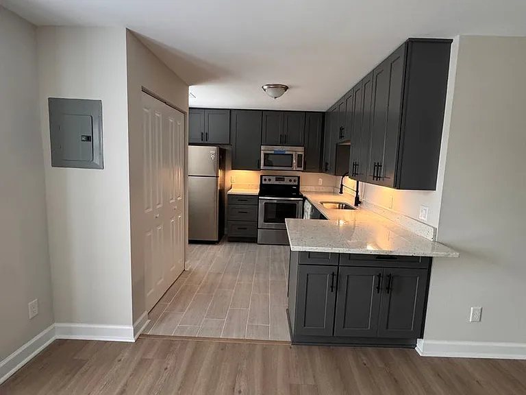 5630 Pershing Ave #33 — Photo 4