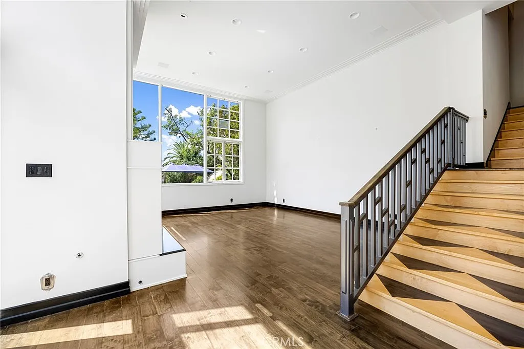 3 bed, 4155 sqft, $16,500 — Photo 4