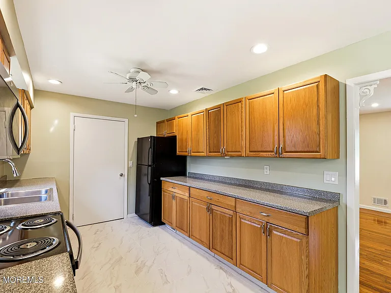 1200 Lawrence Ave — Photo 15