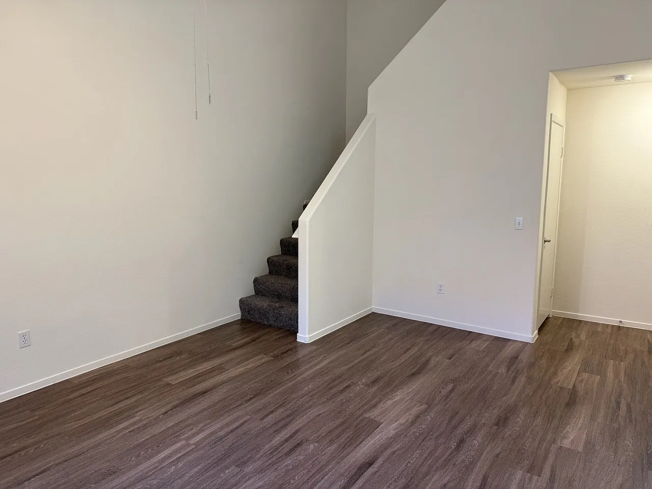 3 bed, 2.5 bath, 1020 sqft, $1,769 — Photo 2