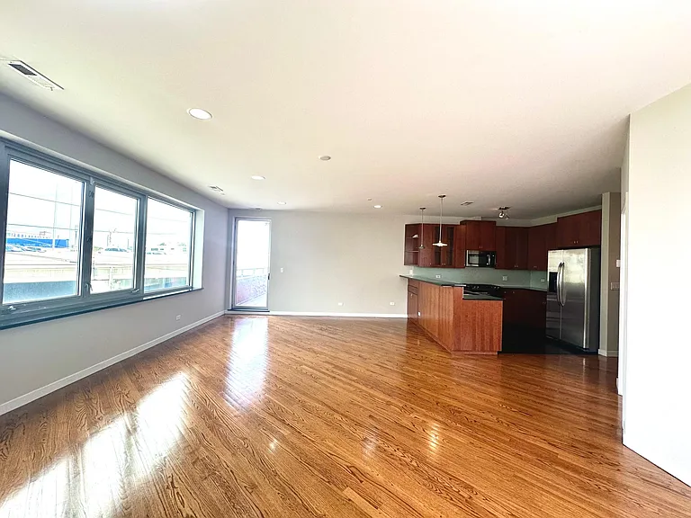 1635 W Cortland St #301 — Photo 26