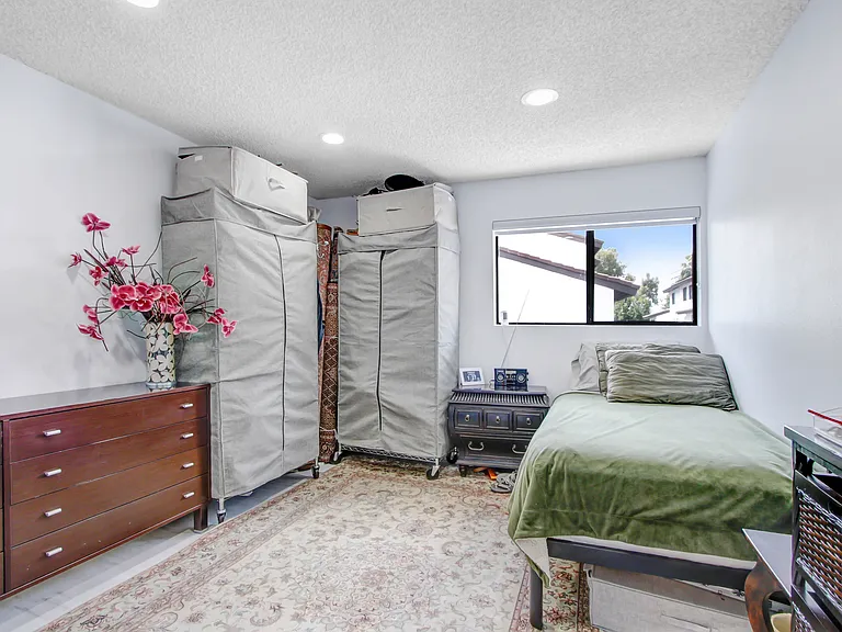 21545 Erwin St #98 — Photo 8
