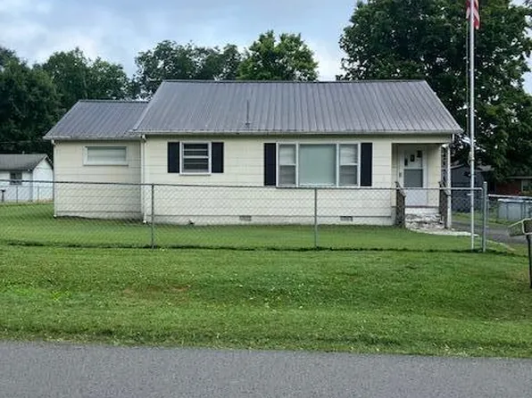 206 W 2nd St, Jasper, TN 37347