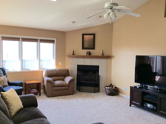 2nd image of 1691 Ginny Ln