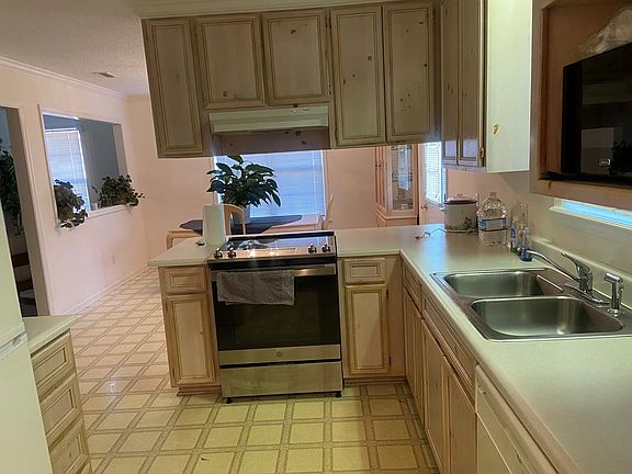 5th image of 4229 Wilshire Dr