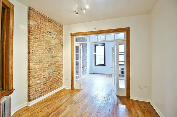 Rented by Julianna Realty Corp | media 16