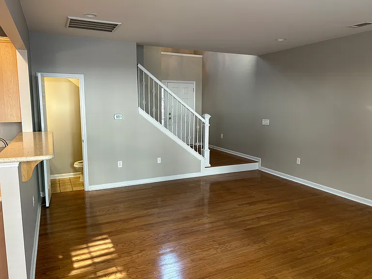 436 Lazy Creek Ln — Photo 4