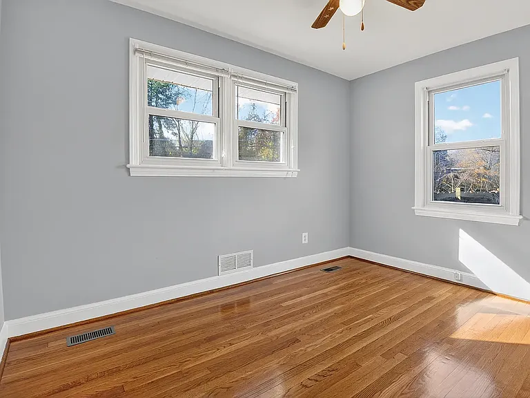 6009 Pratt St — Photo 13