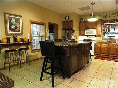 New Island with Granite Countertops