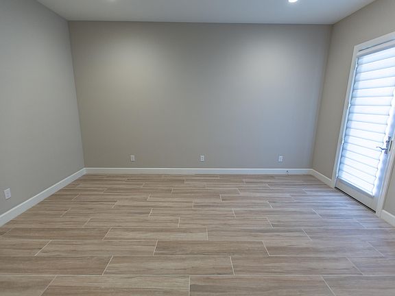 5th image of 2709 E Oriole Dr