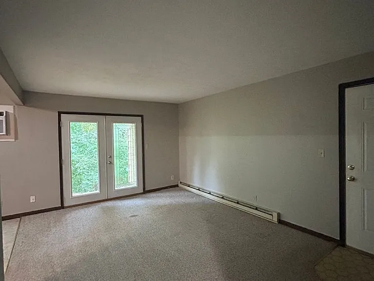 60 Ironwood Court — Photo 2