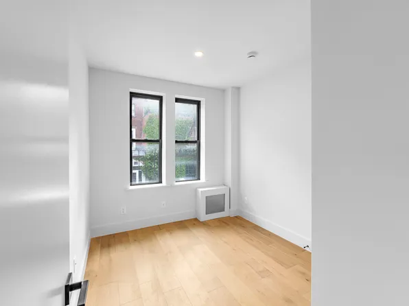 236 West 15th Street image 6 of 8