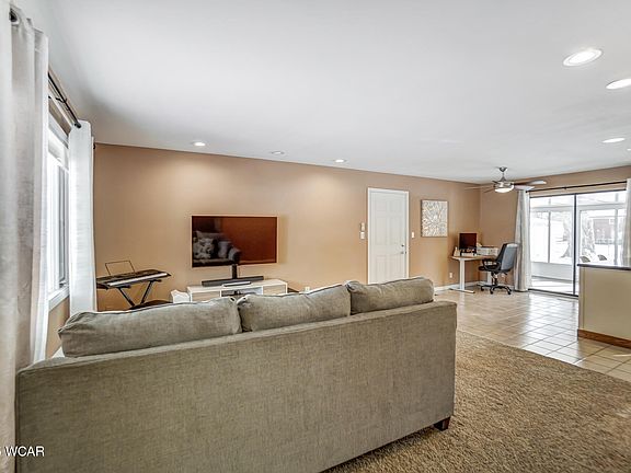 3rd image of 1719 Latham Ave