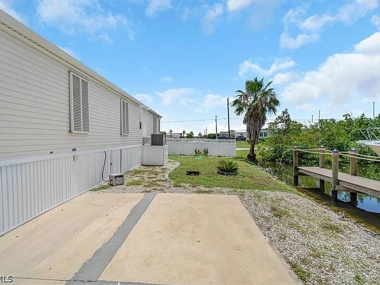701 Coral Dr — Photo 39