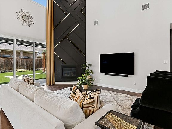 3rd image of 1843 Hollyhock Dr