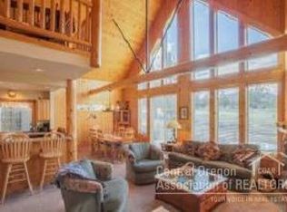 1733 Prairie Falcon Dr, Redmond, OR 97756