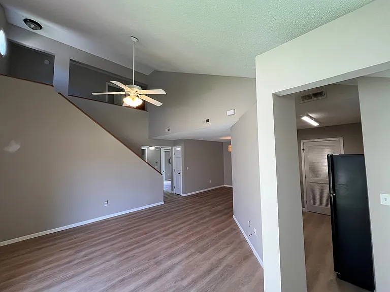3930 Overland Dr — Photo 4