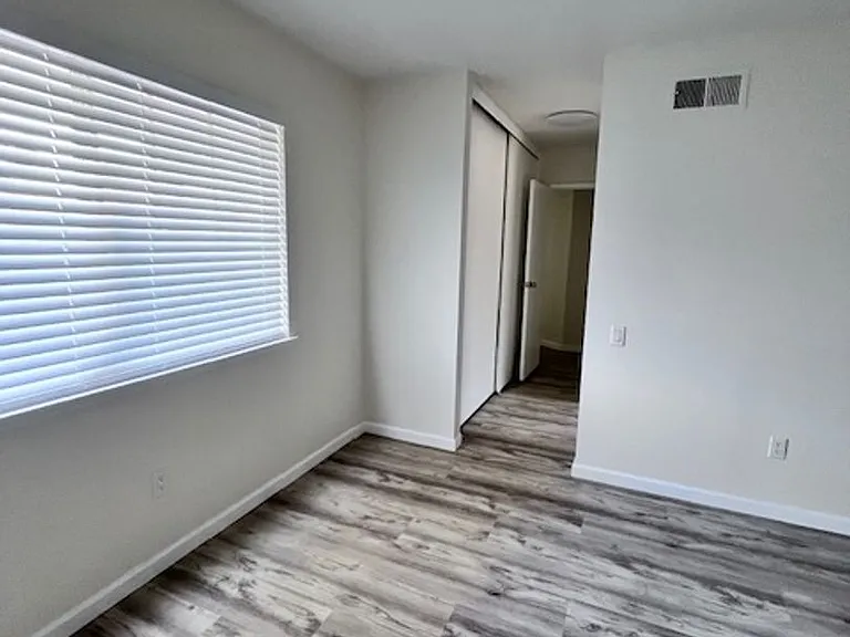 102 Hillside Way — Photo 11
