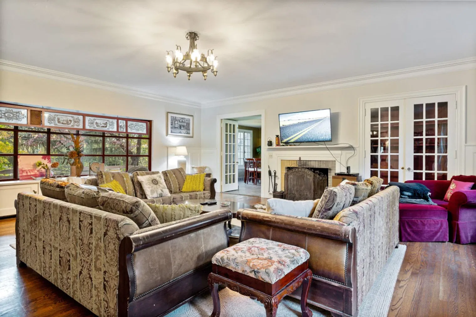7 bed, 6.0 bath, 6673 sqft, $24,000 — Photo 4