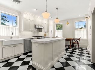24 Chestnut St #2, Salem, MA 01970