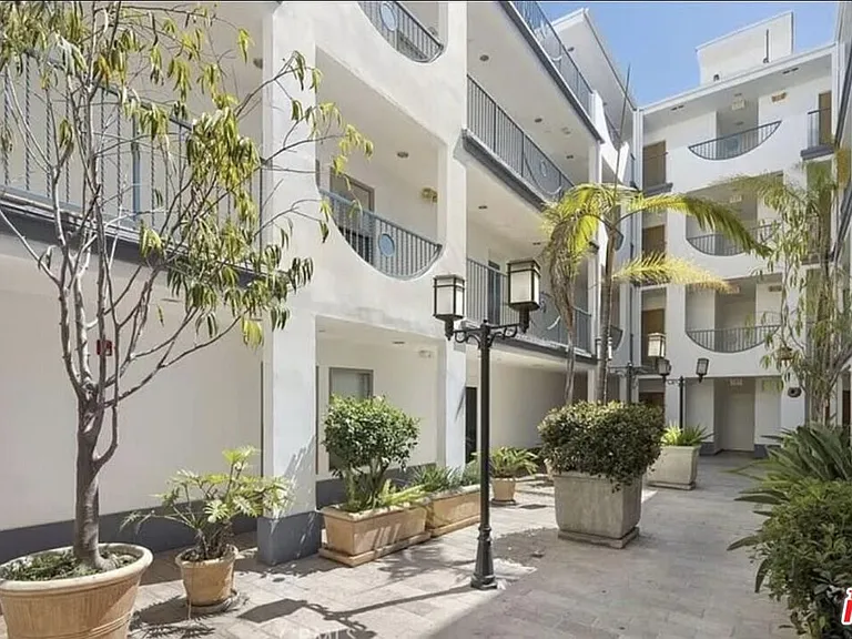 1621 Barry Ave #Penthouse 3 — Photo 11