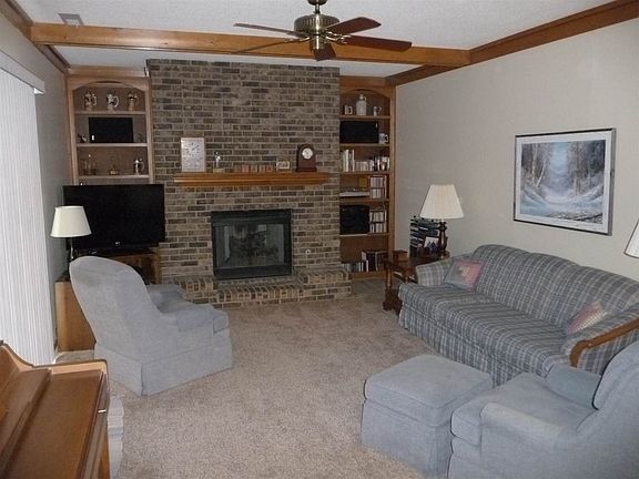 3rd image of 2525 Knollridge Dr