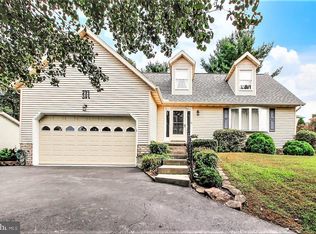 19 Collins Cir, Hanover, PA 17331